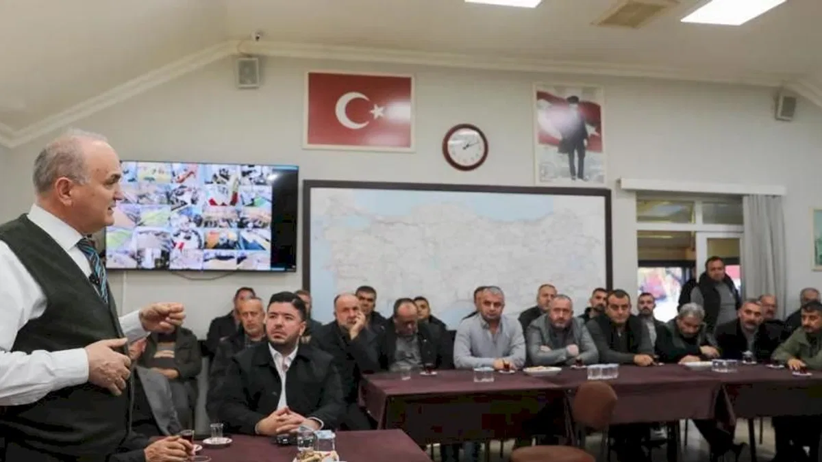Düzce Lojistiğin Merkezi Oluyor! Başkan Özlü’den Yeni Tır Parkı ve Gümrük Müjdesi