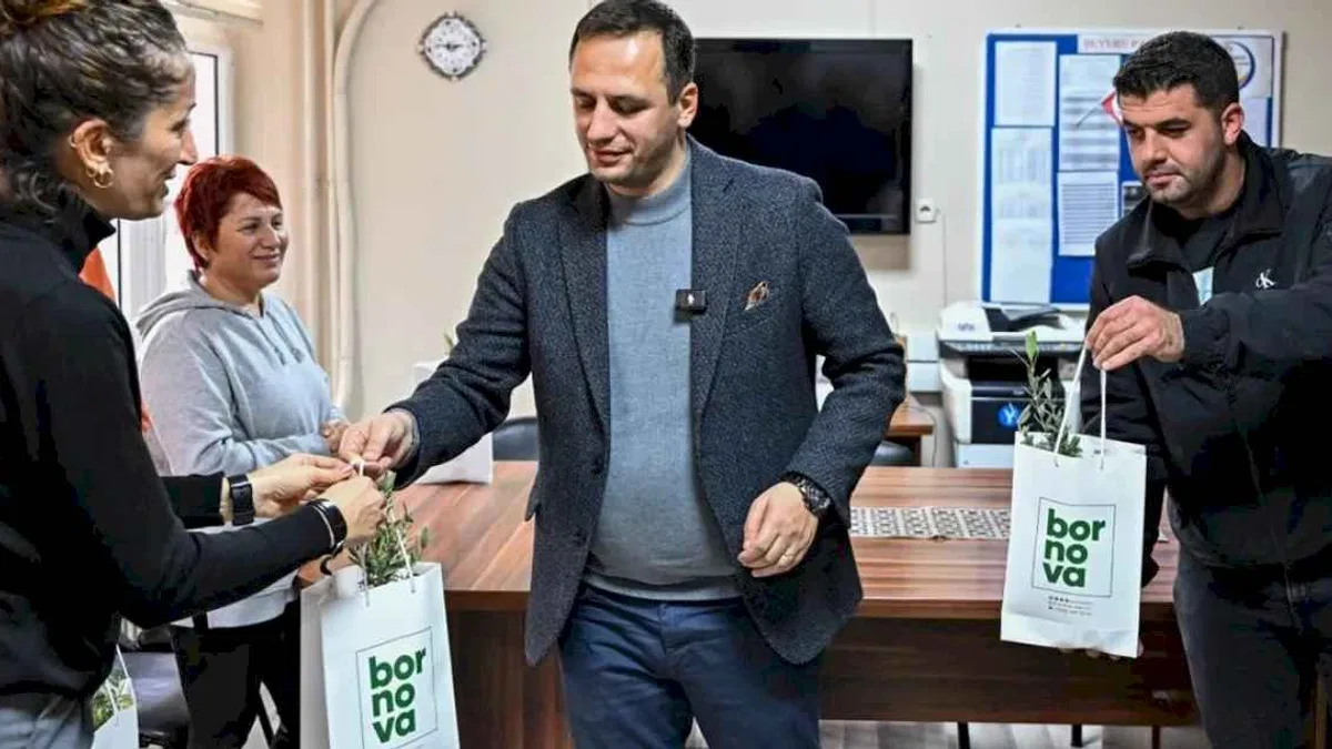İzmir Bornova’da zeytin üreticilerine lojistik destek