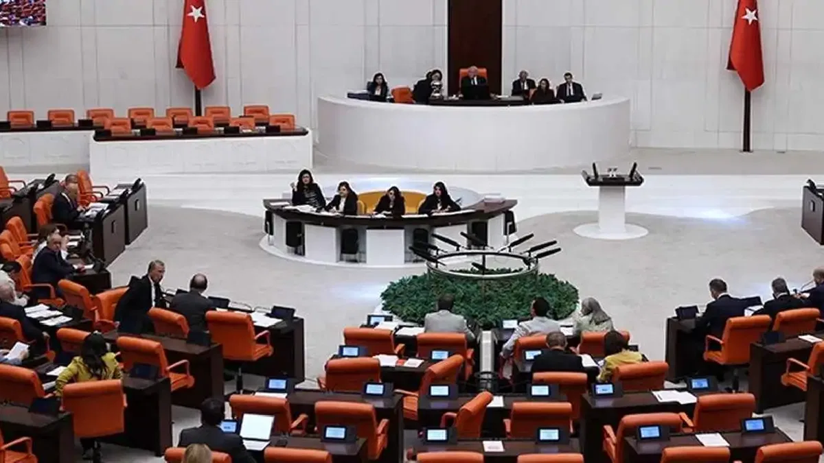 En düşük emekli aylığı düzenlemesi görüşülüyor...  İlk 7 madde kabul edildi
