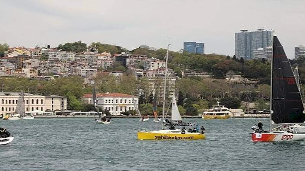 Yılın İlk Boğaz Yarışı'nda yelken rüzgârı esti