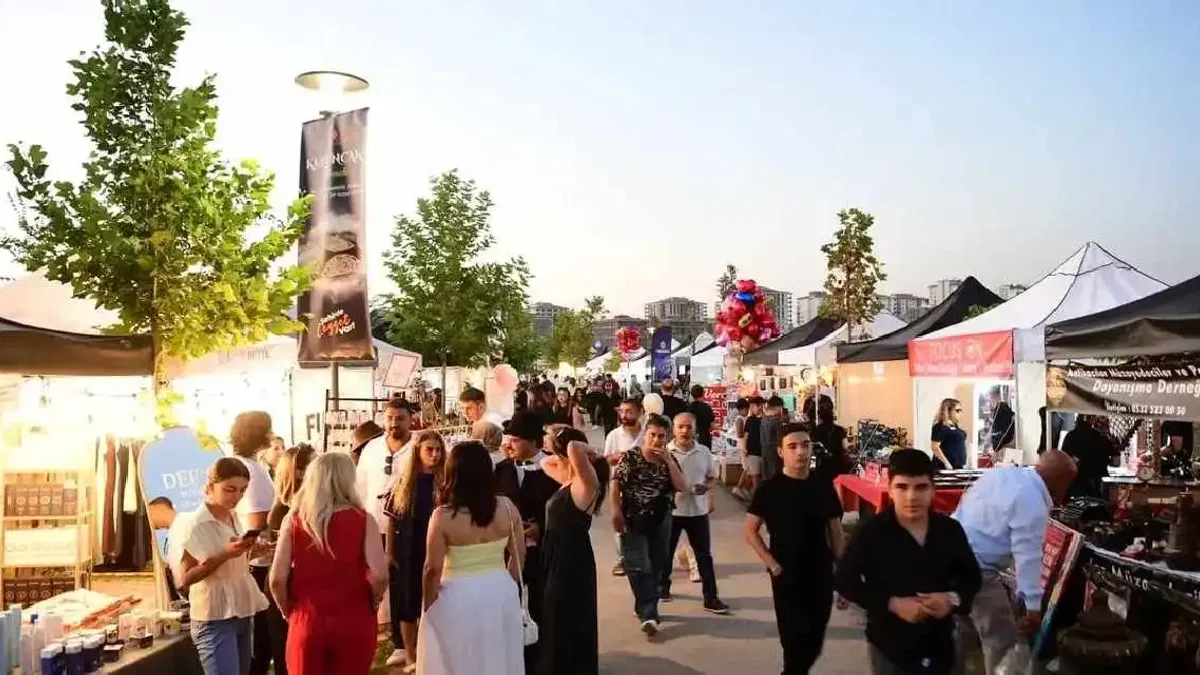 Yöresel lezzetler gastronomi sokağında ziyaretçilerle buluşuyor
