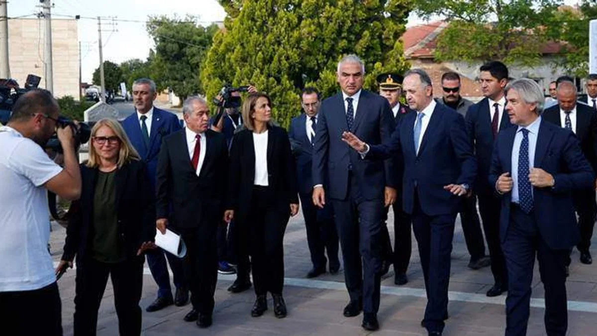 Bakan Ersoy, Nevşehir'de restorasyonu tamamlanan Bektaş Efendi Türbesi'nin açılışına katıldı: