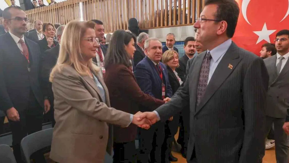Başkan Ovalıoğlu, 'Yerel Yöneticiler Ve Eğitim Çalıştayı'na Katıldı