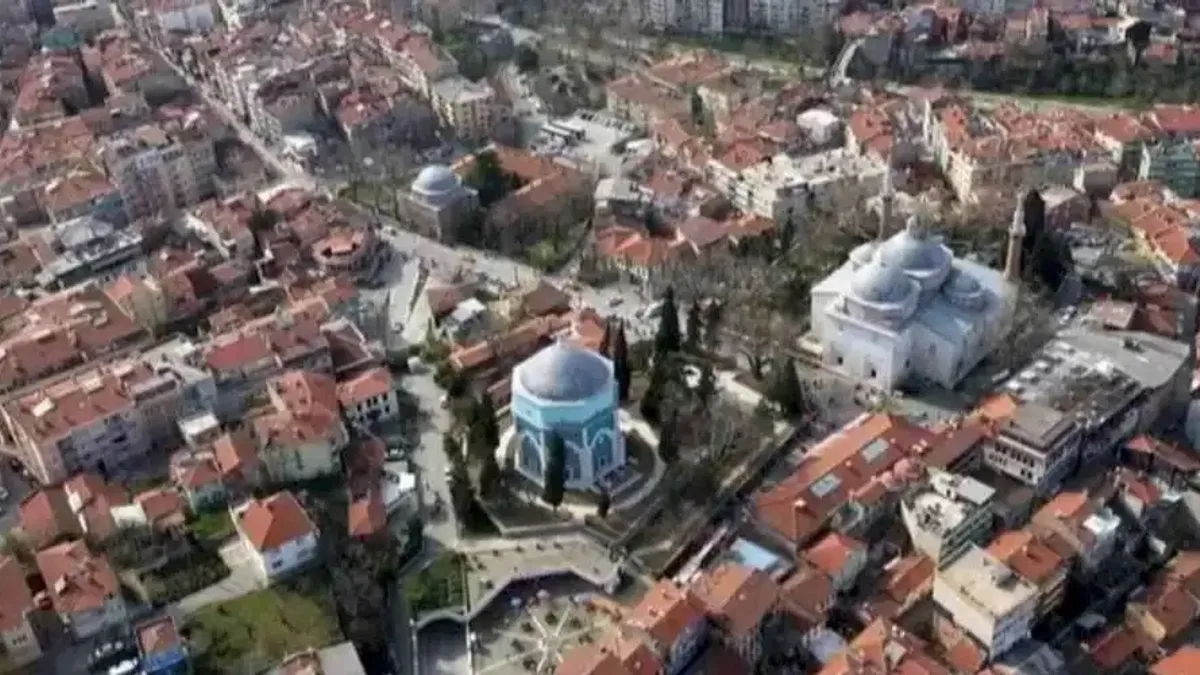 Bursa’da Yeşil Külliyesi görenleri hayran bırakıyor