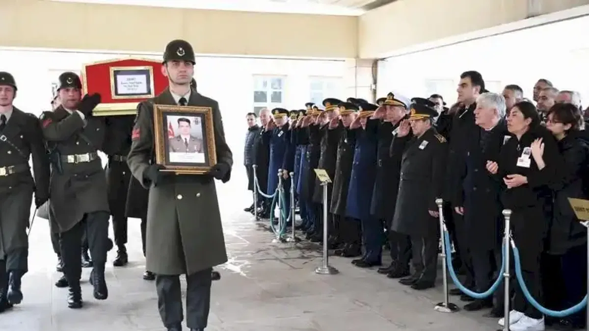 TSK’dan şehit binbaşı Sinan Taştekin’e son görev
