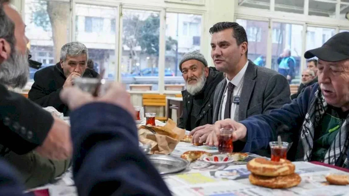 Başkan Zeyrek Manisa'da halkla buluştu