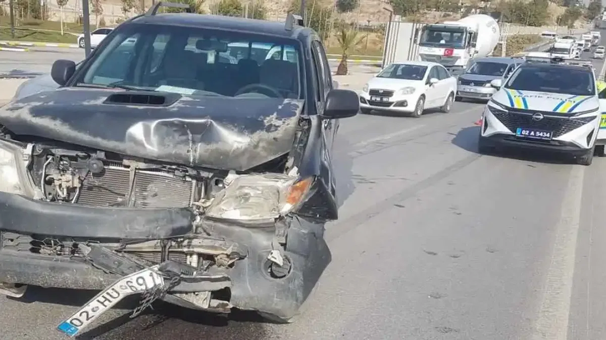 Adıyaman'da zincirleme kaza: 3 yaralı