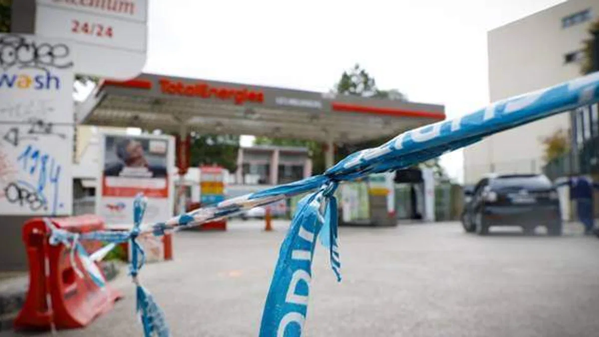 Fransa'da akaryakıt grevlerine devam kararı çıktı
