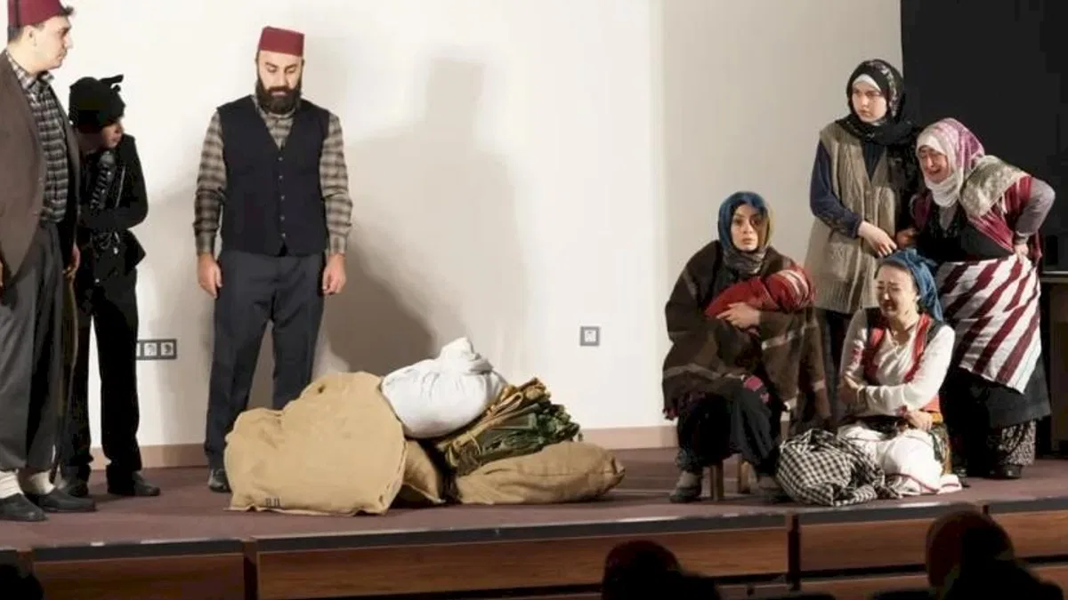 Trabzon’un kayıp yılları ilçelerde sahneye taşınıyor