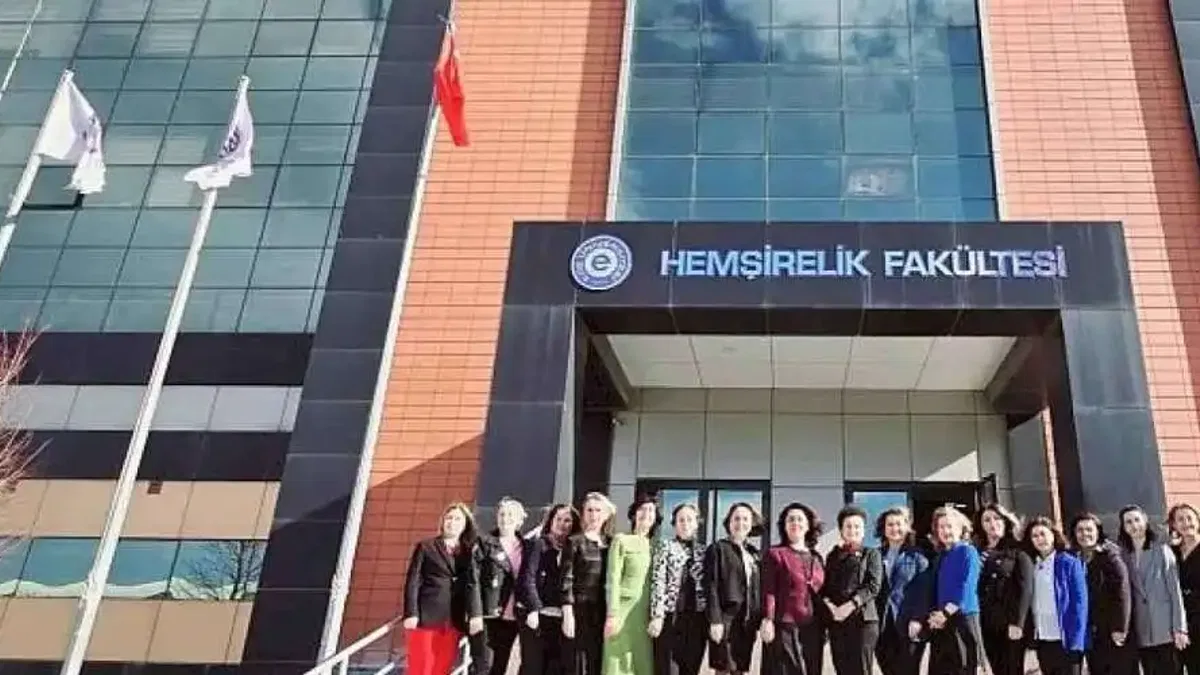 Türkiye'deki Hemşirelik Fakültelerinin Dekanları Ege Üniversitesinde bir araya geldi
