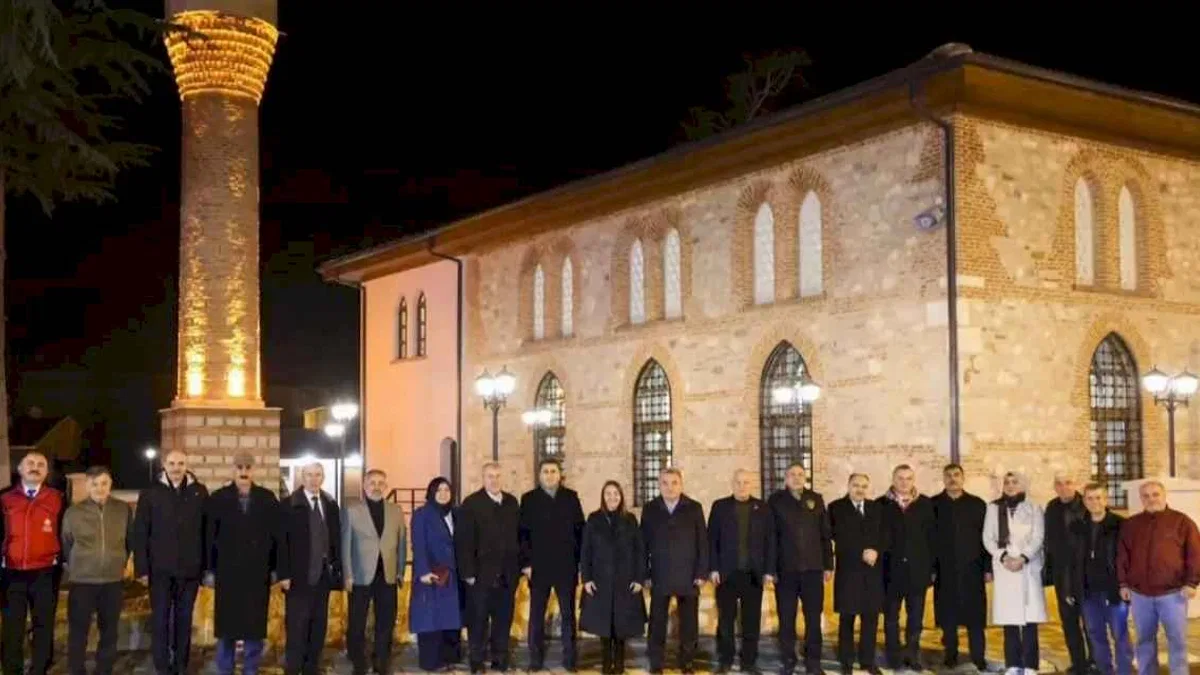 Bilecik'te tarihi camii 2 yıl sonra yeniden ibadete açıldı