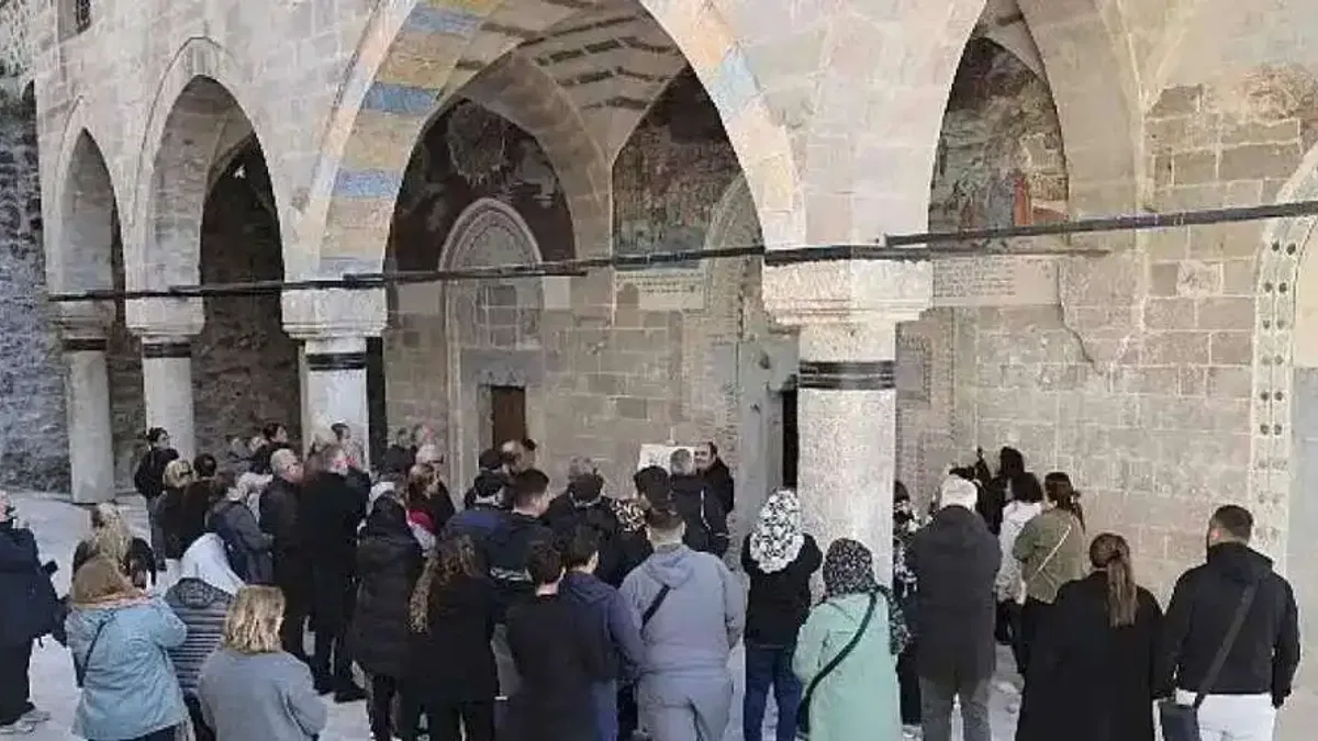 Meryem Ana Kilisesi Yerli ve Yabancı Turistleri Ağırlıyor