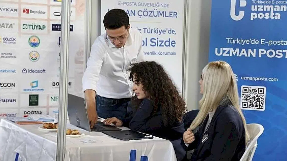 Bilişim Fuarı stantlarına 7'den 70'e yoğun ilgi