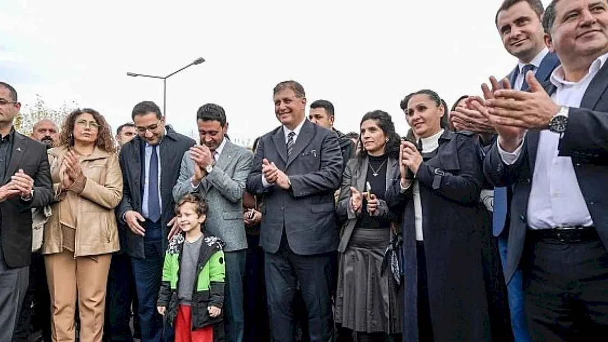 Başkan Tugay: Hiç kimse başını öne eğmesin, halkımızın yanında olacağız