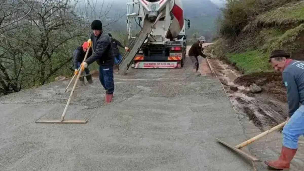 Ordu Aybastı’ya beton yol çalışması