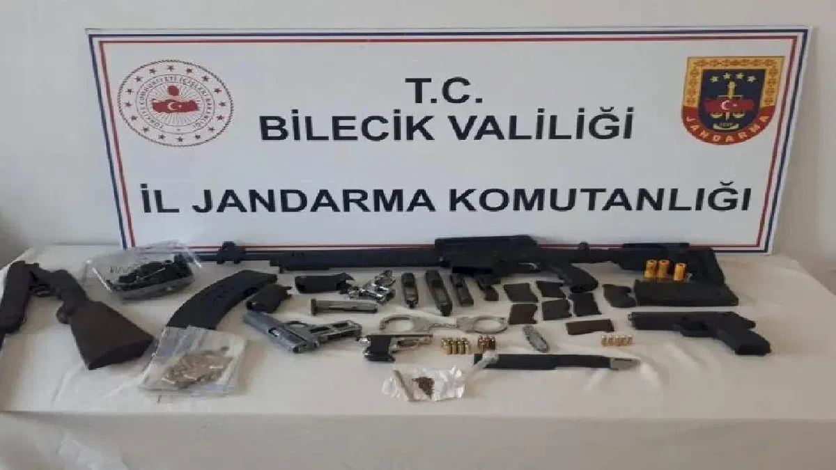 Bilecik Pazaryeri'nde yasa dışı silah ticaretine Jandarma engeli!