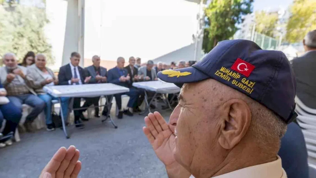 İzmir'de Başkan Tugay gazilerle buluştu