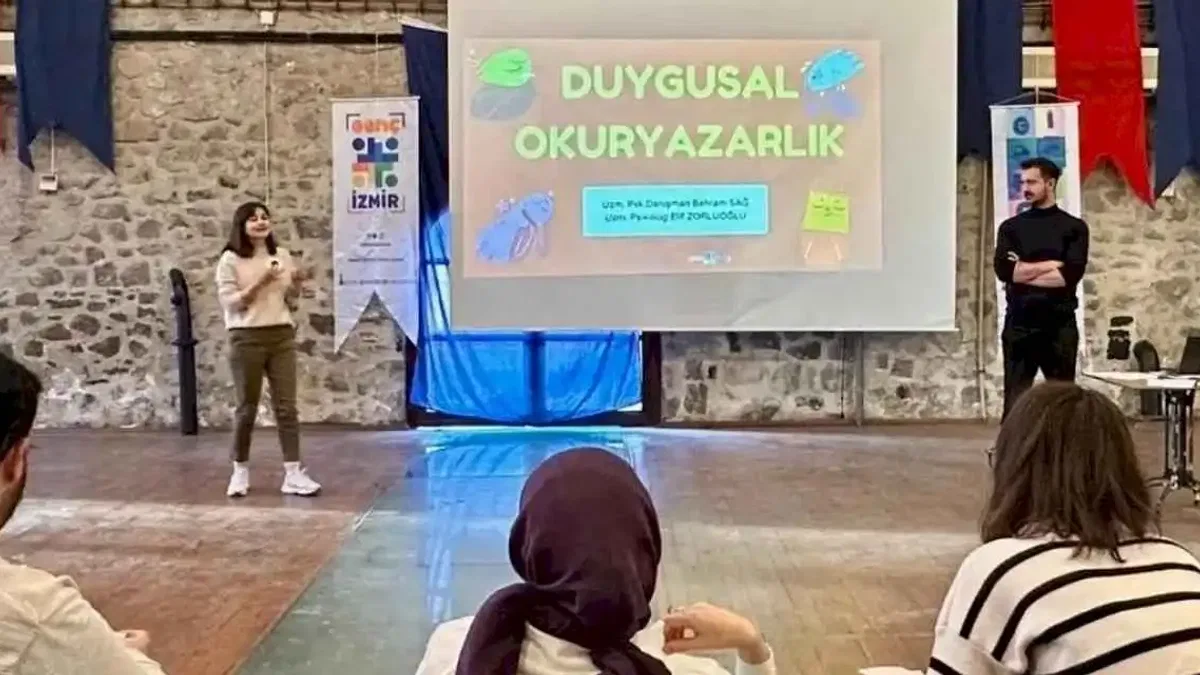 İzmirli gençler "Duygusal Okuryazarlık Atölyesi" ile farkındalık kazandı