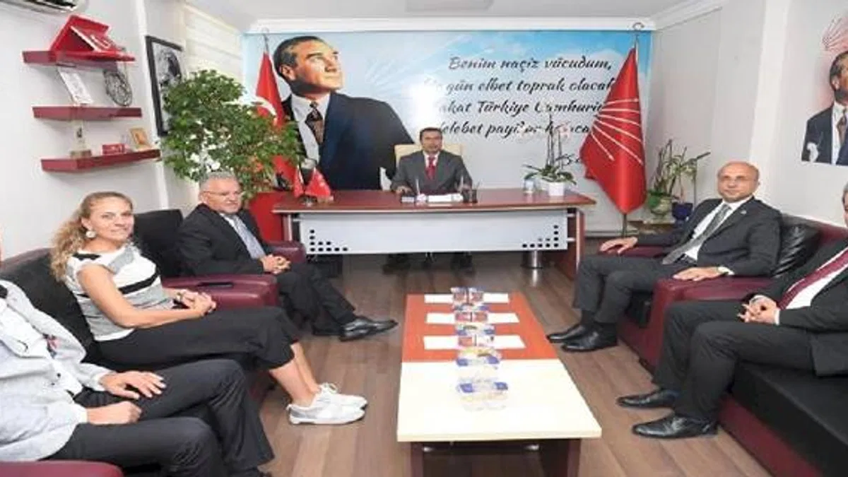 Memduh Büyükkılıç'tan muhalefete nezaket ziyareti