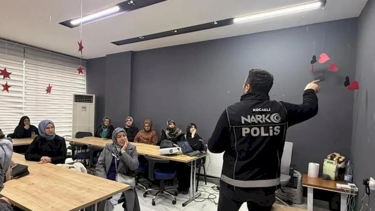 Kocaeli Anne Şehir’de “En İyi Narkotik Polisi Anne” eğitimi
