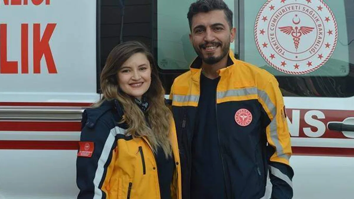 Sağlık çalışanı çift, aynı ambulansta birbirlerine güç, hastalara güven aşılıyor
