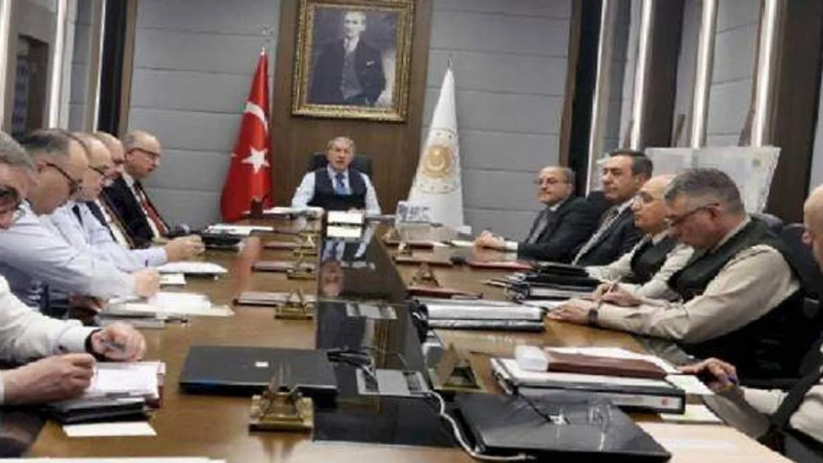 Bakan Akar'dan İsveç'e sert tepki!