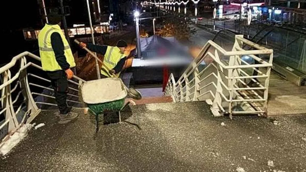 Büyükşehir'den üst geçitlere buzlanma müdahalesi