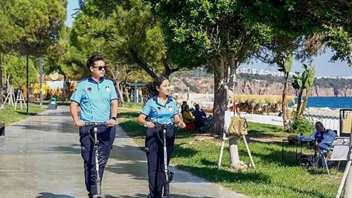 Büyükşehir Zabıtası Konyaaltı'nda 4 bin 360 olaya müdahale etti
