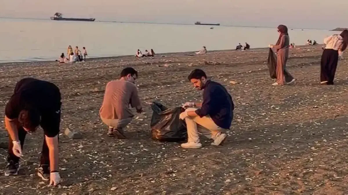 Trabzon'da Gençlik Meclisi’nden Ayasofya sahilinde çevre temizliği