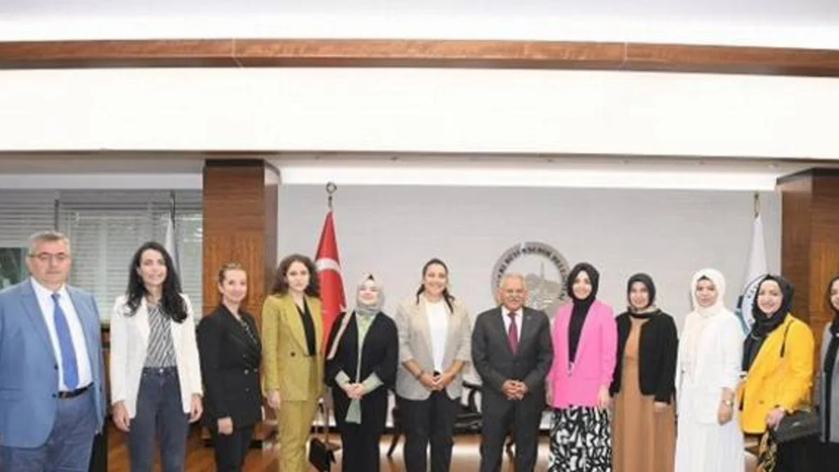 KADEM'den Memduh Büyükkılıç'a ziyaret