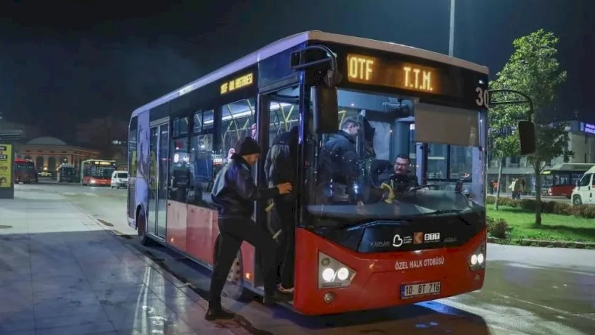 Ahmet Akın üniversite öğrencileri için ulaşım standartlarını artırdı