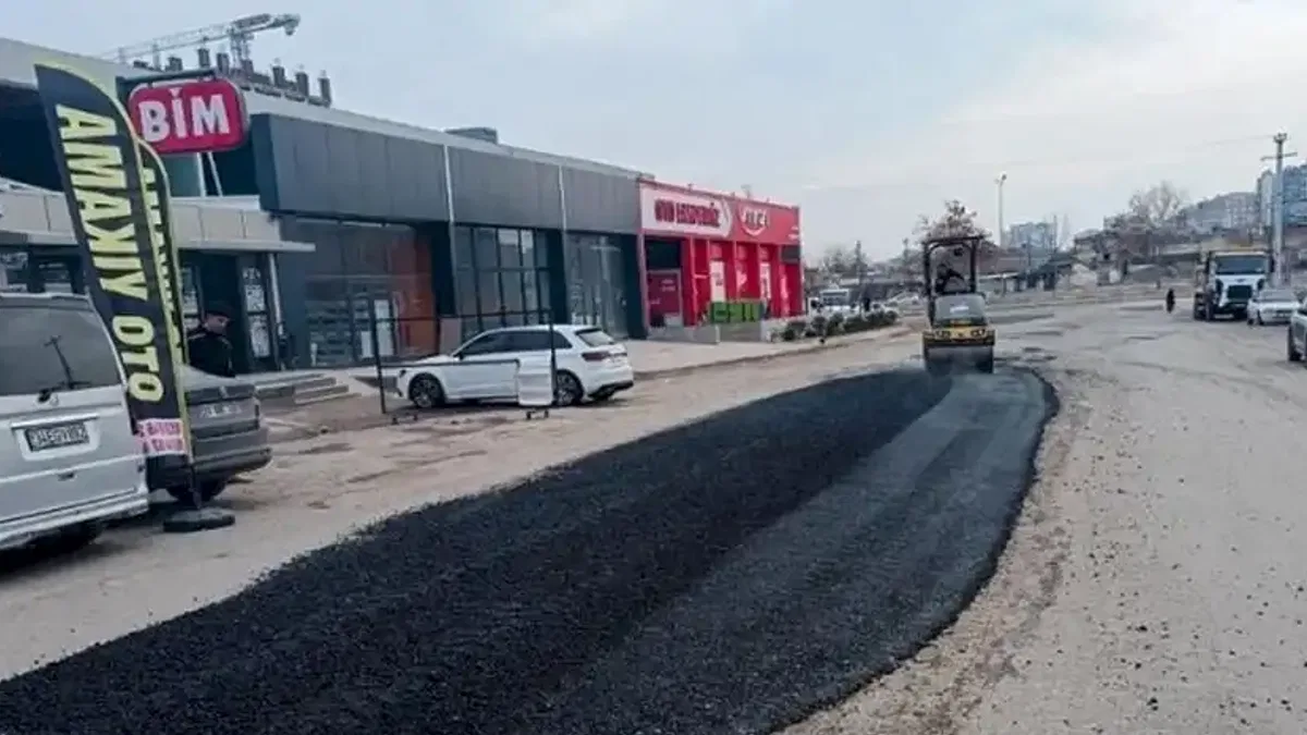 Diyarbakır Büyükşehir'den bozulan yollara geçici müdahale