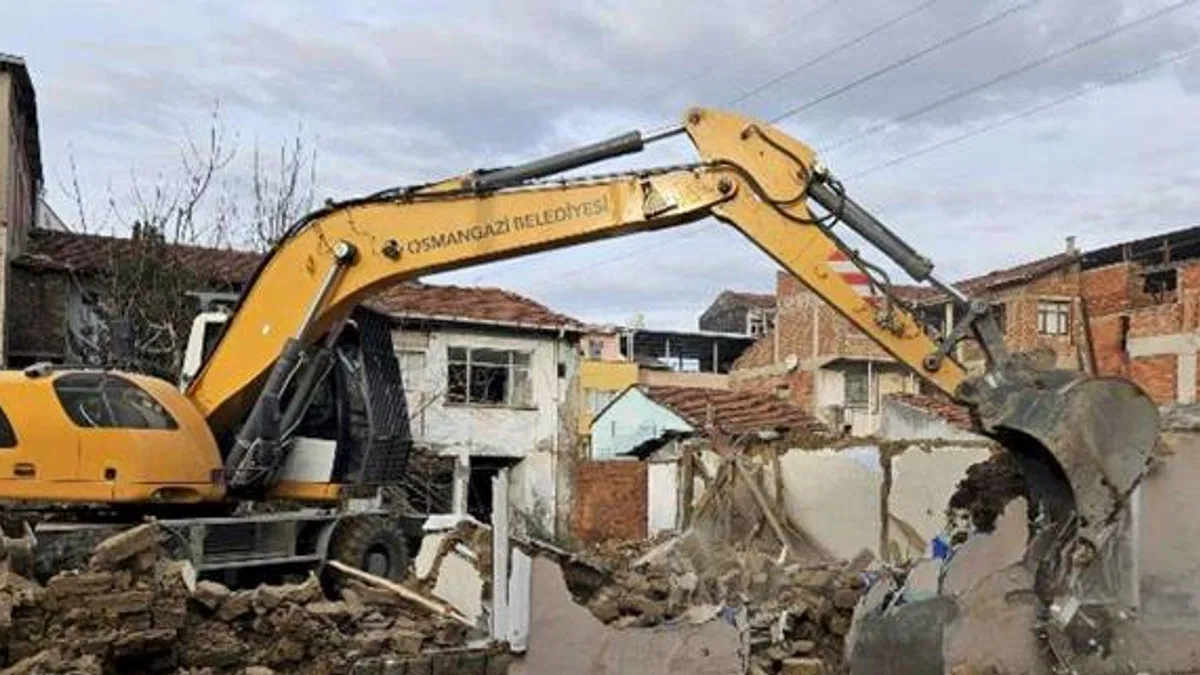 Bursa'da Osmangazi yıkıyor, mahallelerin çehresi değişiyor
