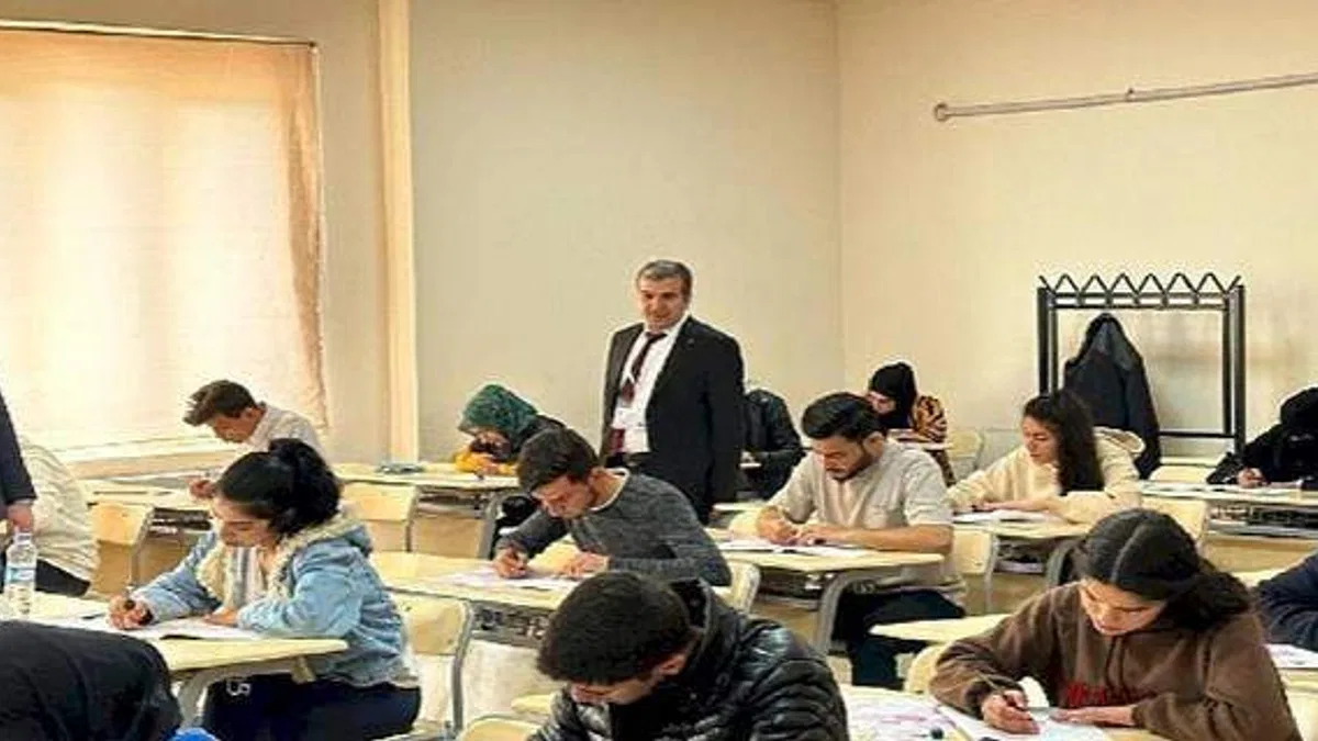 Harran Üniversitesi'nce, HARRAN YÖS-1 Sınavı Gerçekleştirildi