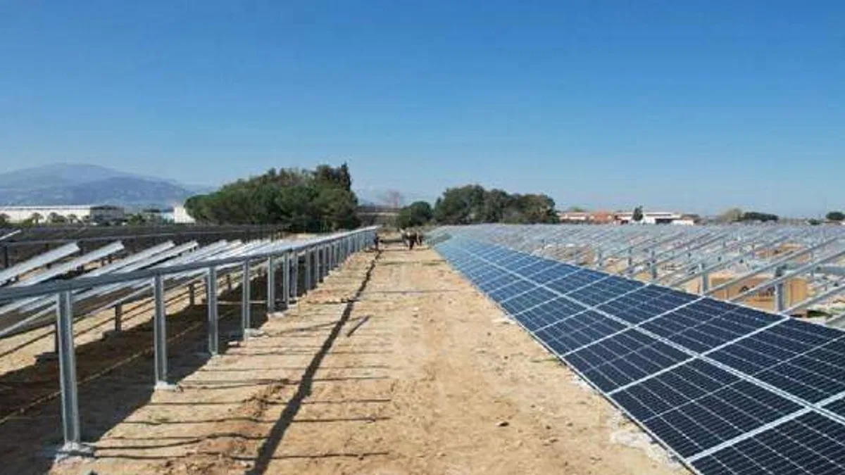 Alaşehir GES’te panel montajları başladı
