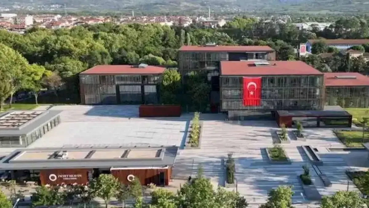 Bursa İnegöl'de yeni hizmet binasıyla Türkiye’de ilke imza attı