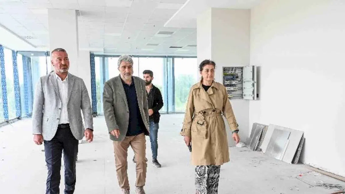 Başkan Karabatı Kültür Merkezi'ne inceleme