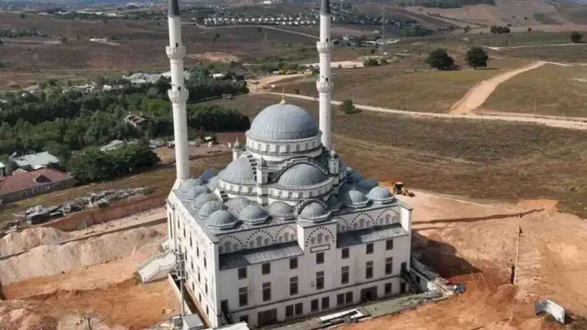 Gebze Tabduk Emre Camii’ne Büyükşehir eli
