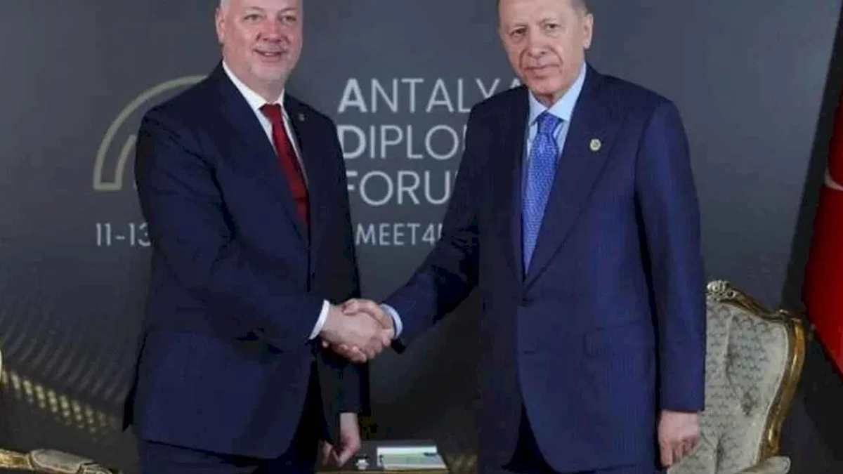 Antalya'da diplomasi trafiği sürüyor