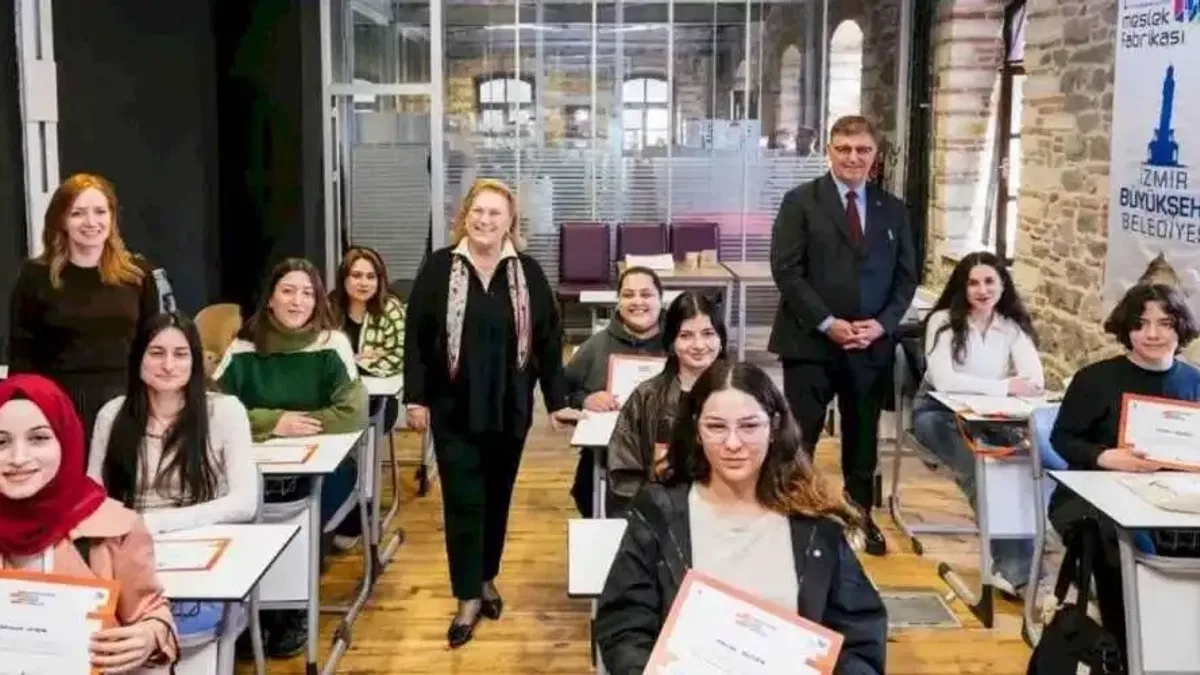 Başkan Tugay, Meslek Fabrikası’nda Güler Sabancı’yı ağırladı