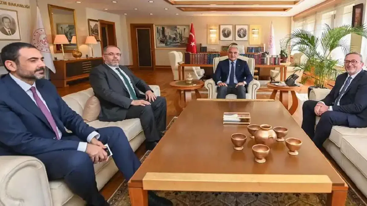 Bakan Ersoy ile Prof. Dr. Erhan Afyoncu'dan tarih ve kültür buluşması