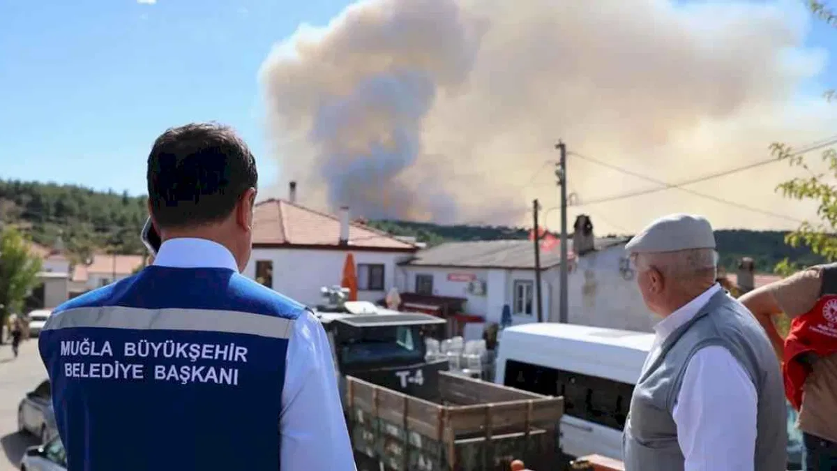 Muğla'daki orman yangınlarına müdahale sürüyor