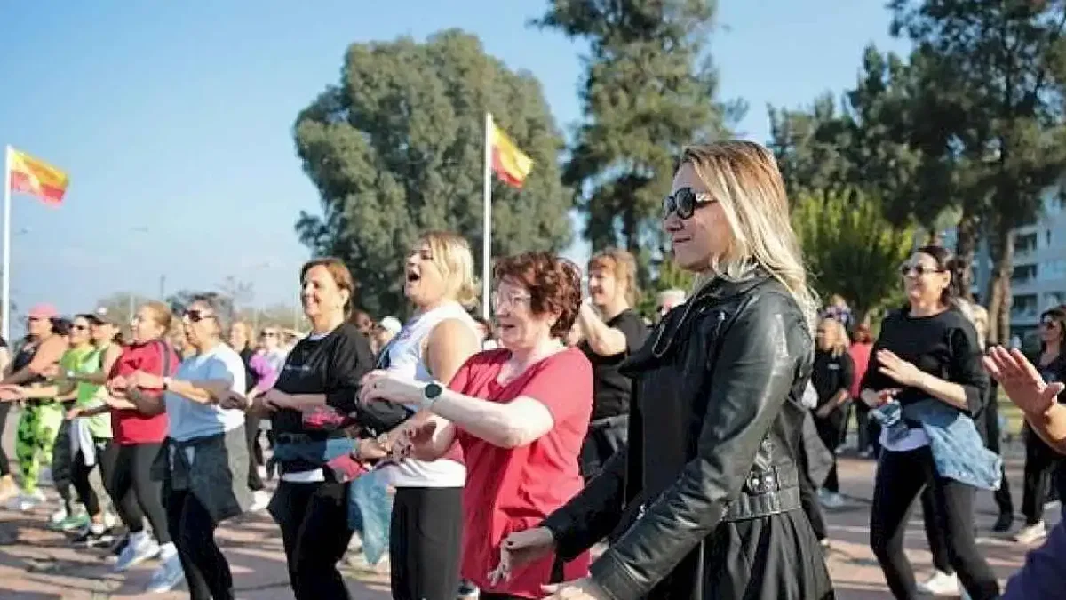 Konaklı kadınlar açık havada zumba ile stres attı