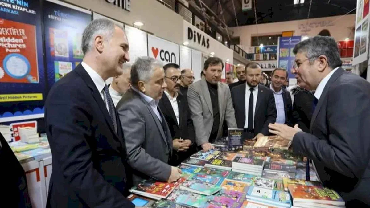 Bursa İnegöl Belediyesi 8. Kitap Fuarı başladı