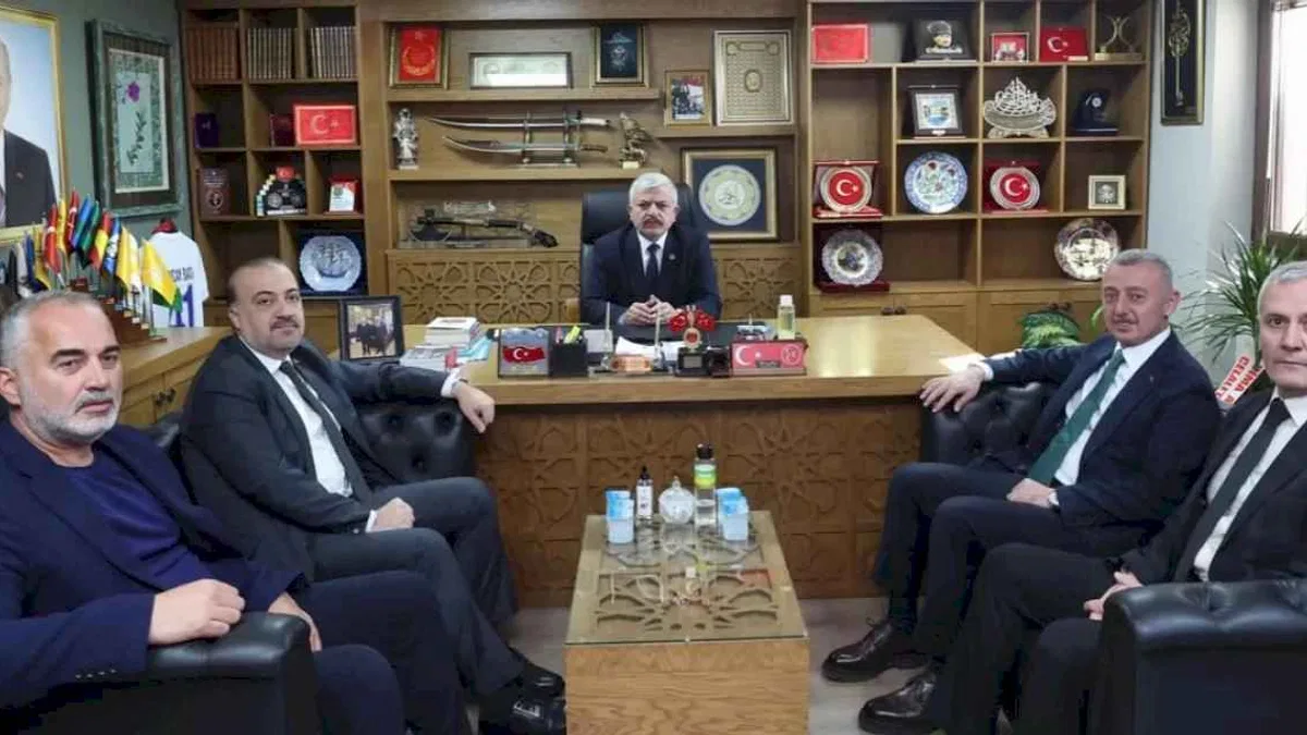 Başkan Büyükakın’dan MHP’ye iadeyi ziyaret
