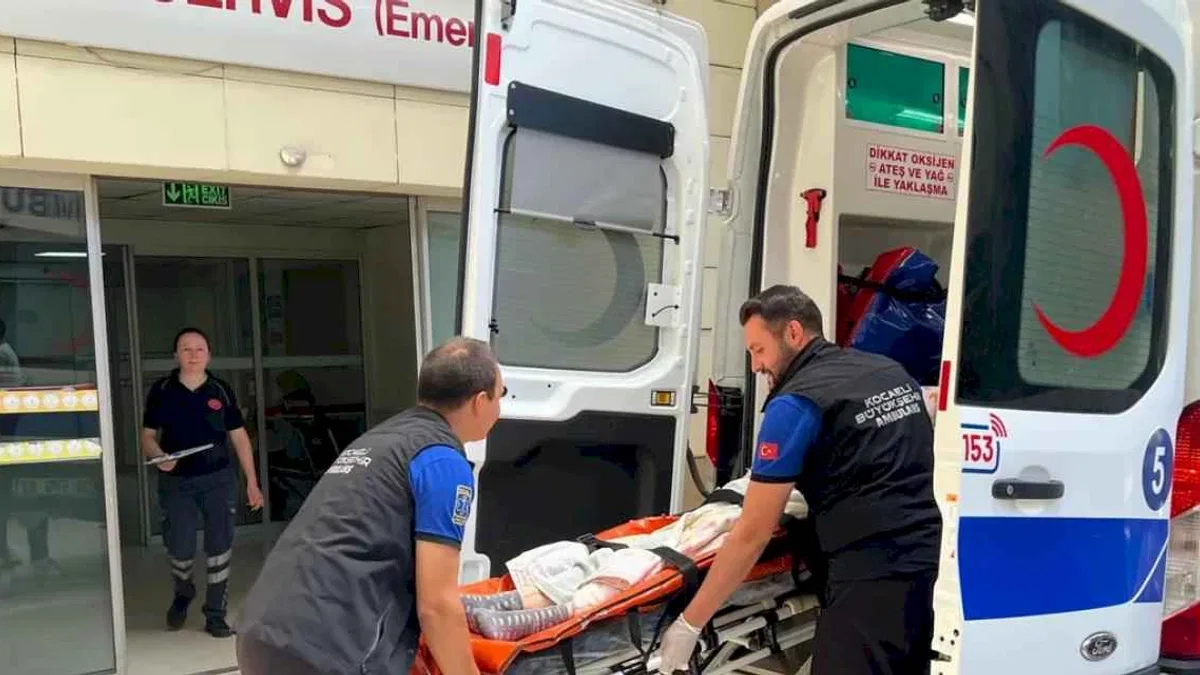 Kocaeli Büyükşehir’den 4 saatte 135 hasta transferi