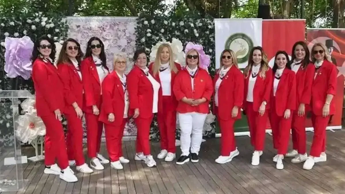 Bursa annelerden Anneler Günü defilesi
