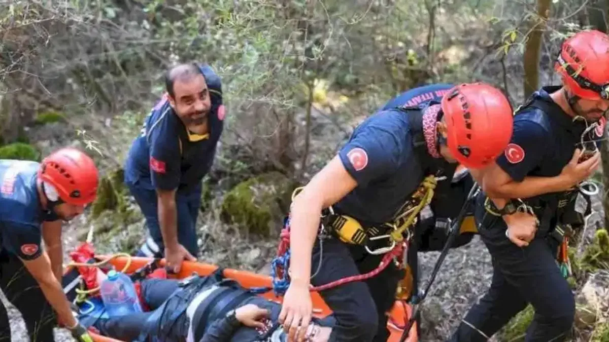 Terapi Ormanı’nda kurtarma operasyonu! Dağlık arazide yürüyüş yapınca…