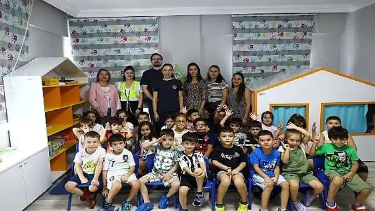 Minik öğrencilere deprem eğitimi
