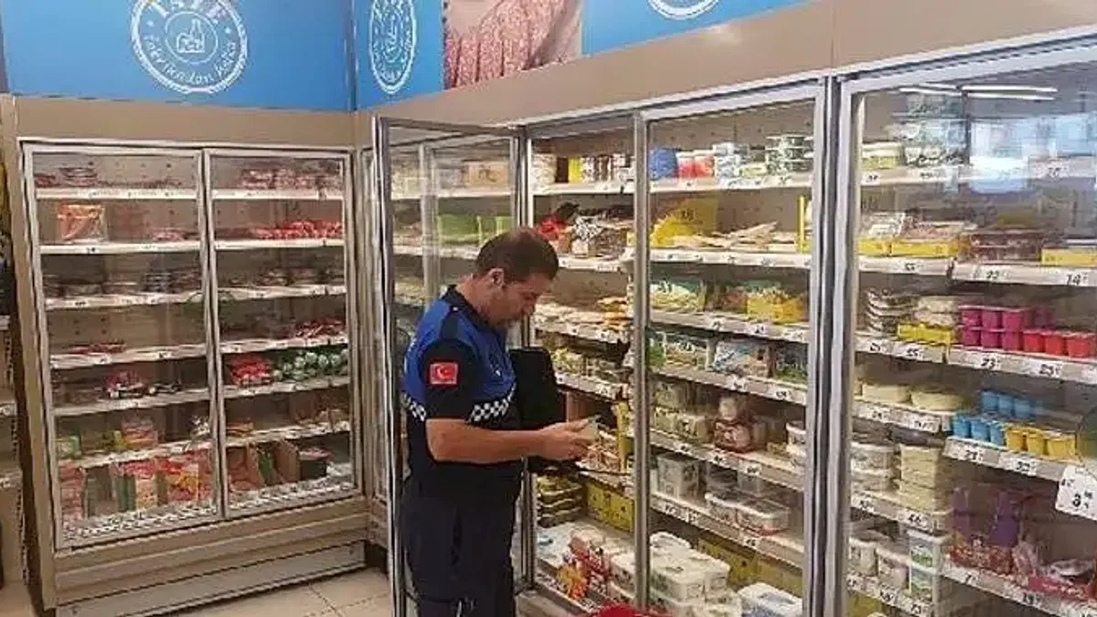 Büyükşehir Zabıtası El Koydu